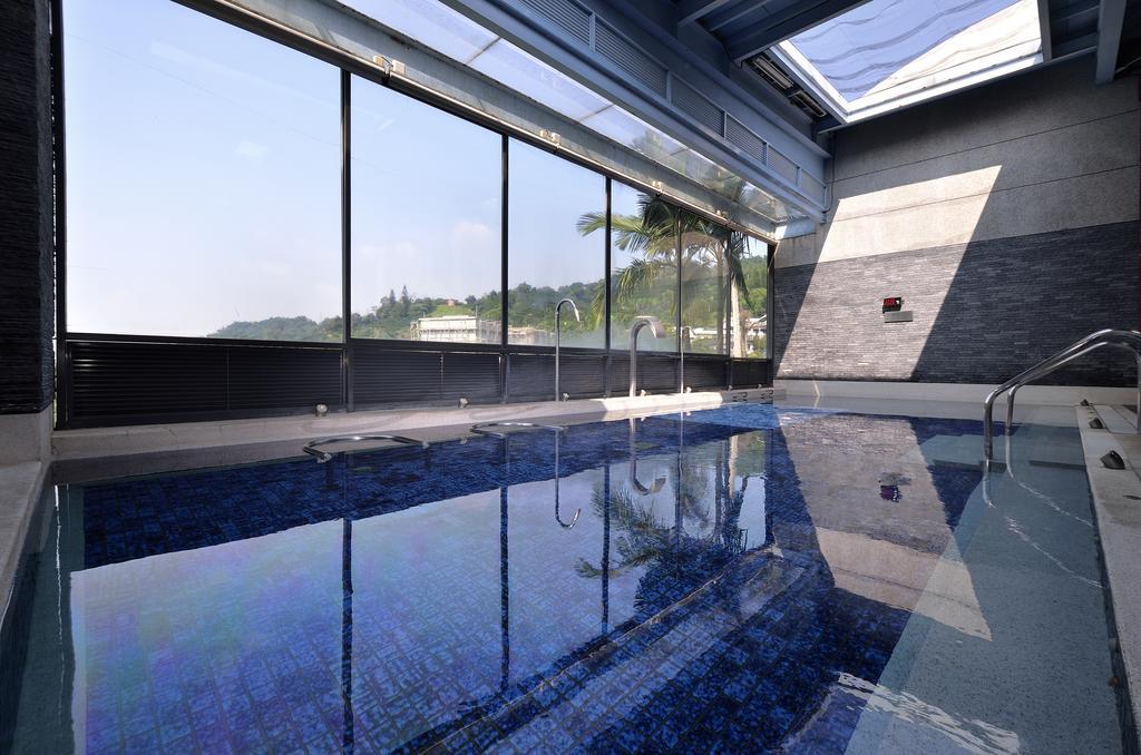 The Sun Hot Spring & Resort Taichung Bagian luar foto