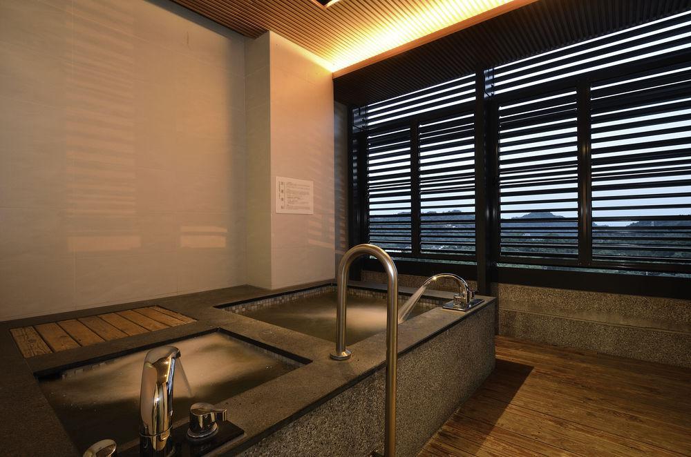 The Sun Hot Spring & Resort Taichung Bagian luar foto